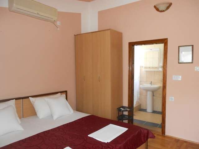 Апартаменты Apartments Pekic Сутоморе-10